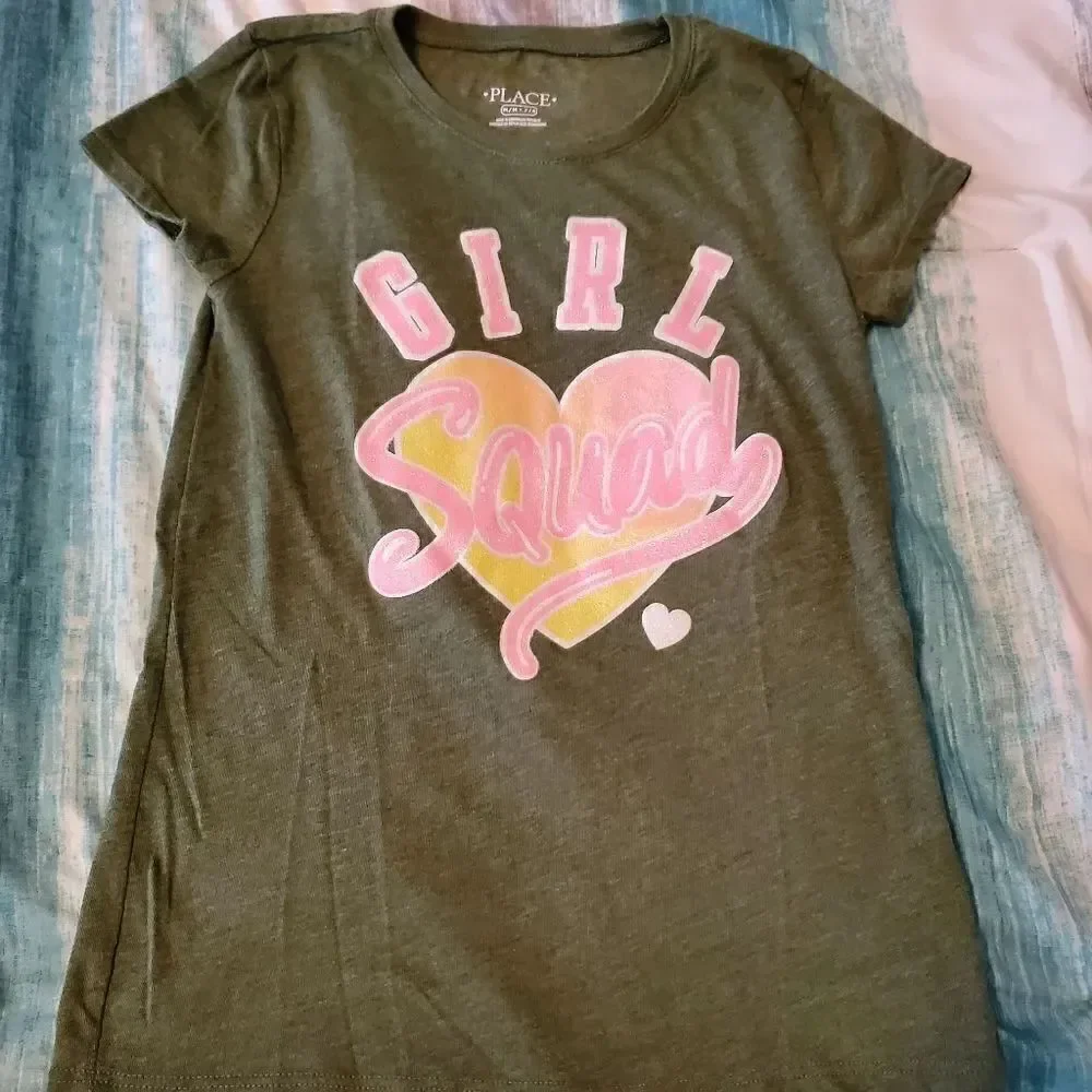 Adorable Little girls Tshirt size medium 7/8